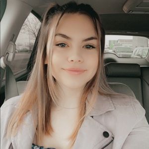 Meet your Posher, Alyssa